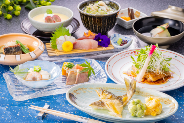足助　8月
